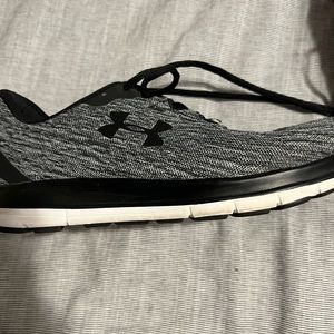 Mens Under Armour Tennis shoes